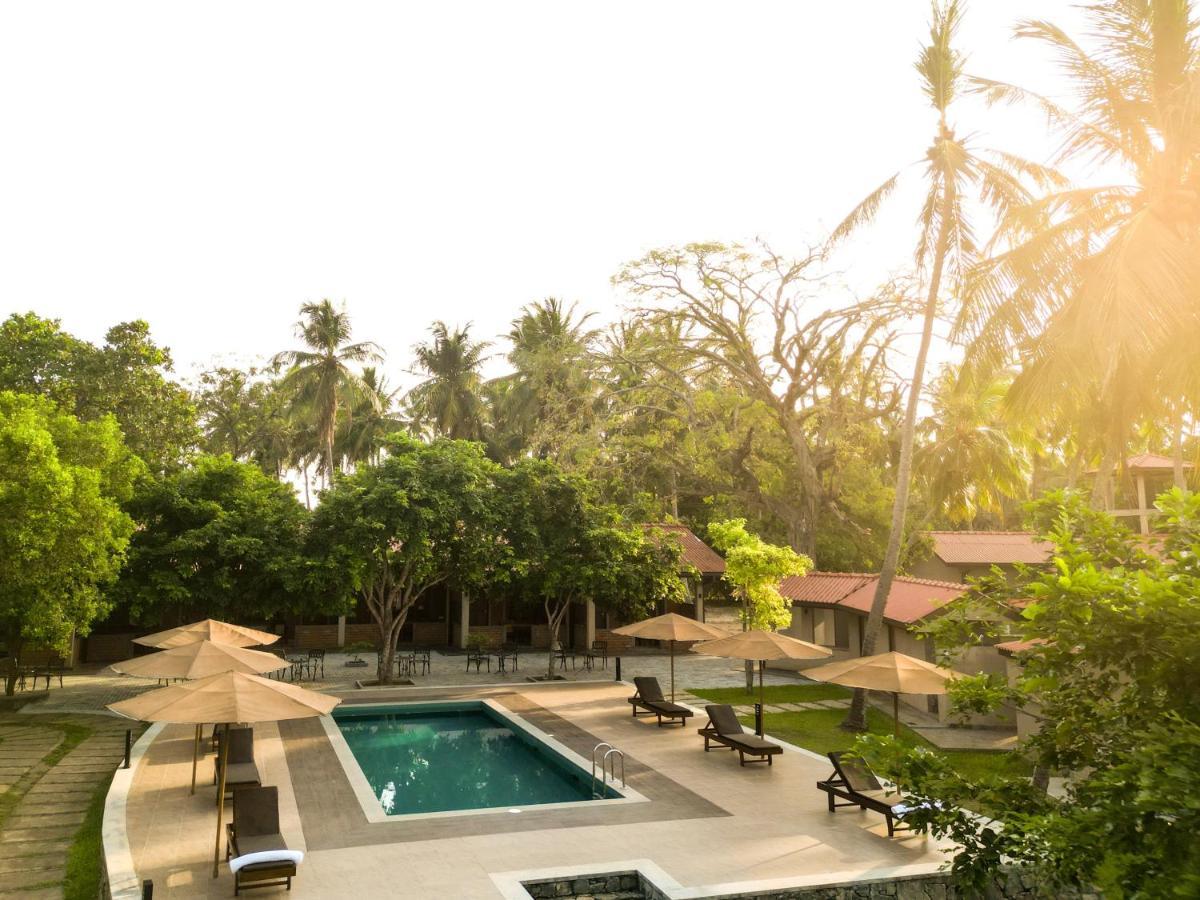 Malala Retreat Hotel Hambantota Exterior photo