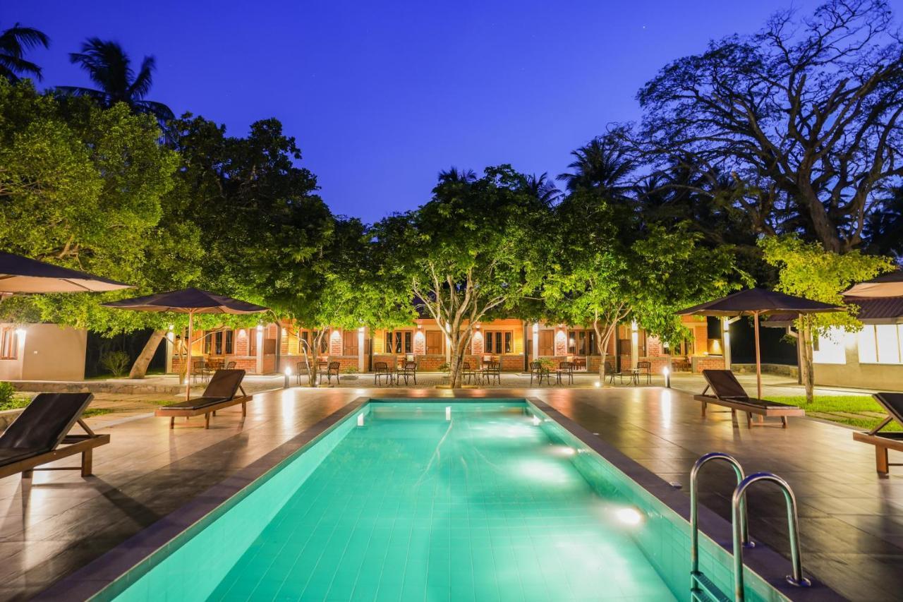 Malala Retreat Hotel Hambantota Exterior photo