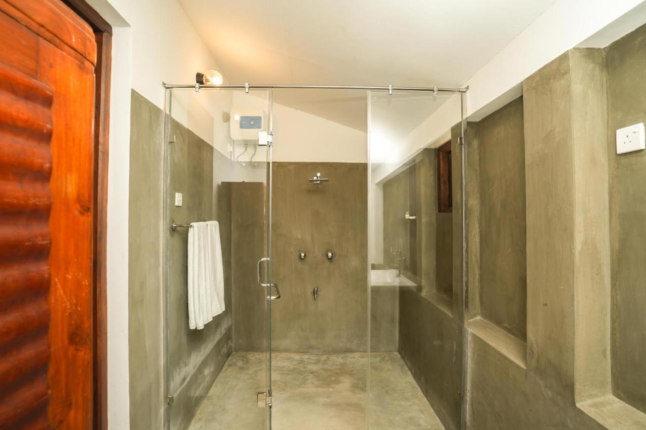 Malala Retreat Hotel Hambantota Exterior photo